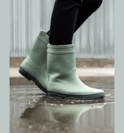 J Rubber Boot